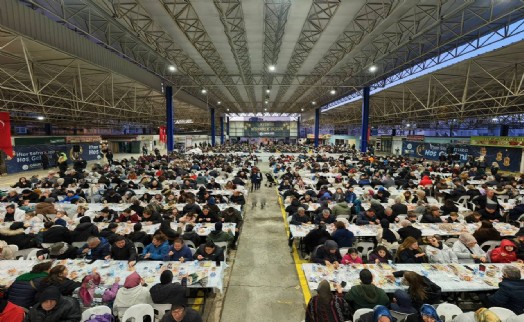Balçova'da Ramazan sofraları mahalle mahalle kuruluyor