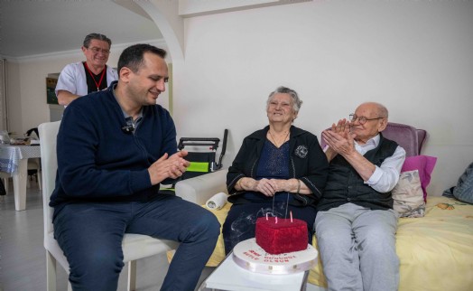 Başkan Eşki'den Bornova'nın çınarlarına ziyaret!
