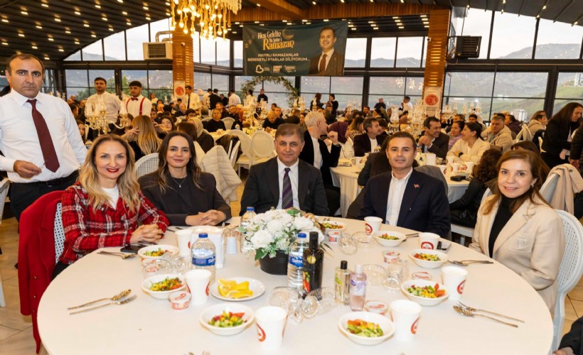 Başkan Tugay, İzmir'deki Balıkesirlilerle iftarda buluştu
