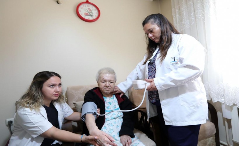 Bayraklı Belediyesi sağlık hizmetleriyle 19 bin kişiye ulaştı