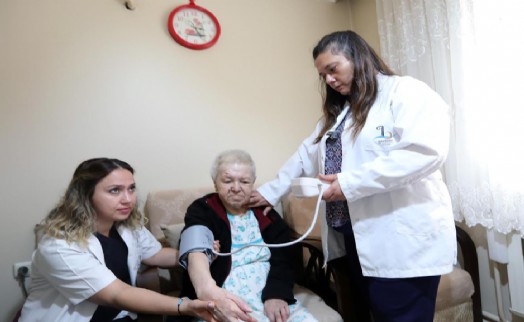 Bayraklı Belediyesi sağlık hizmetleriyle 19 bin kişiye ulaştı