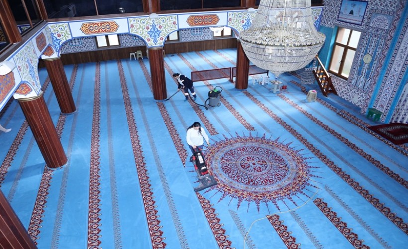 Bayraklı Ramazan’a hazır