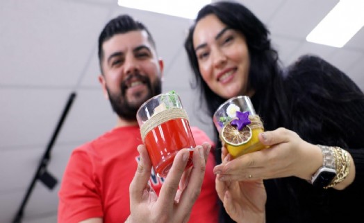 Bayraklı'da Sevgililer Günü kadın emeği ve sanatla kutlandı