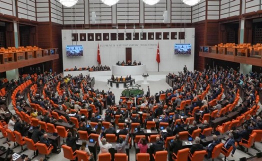 Beş parti ittifak yolunda: Siyasette yer yerinden oynayacak