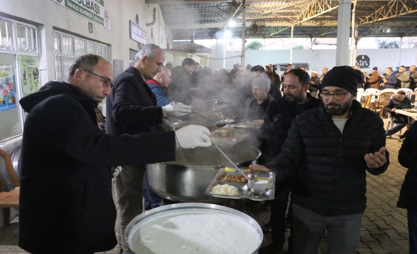 Bu mahallede ramazanda iftar yemeklerini erkekler hazırlıyor
