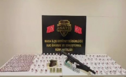 Buca'da torbacı baskını: 7 bin zehir ele geçirildi