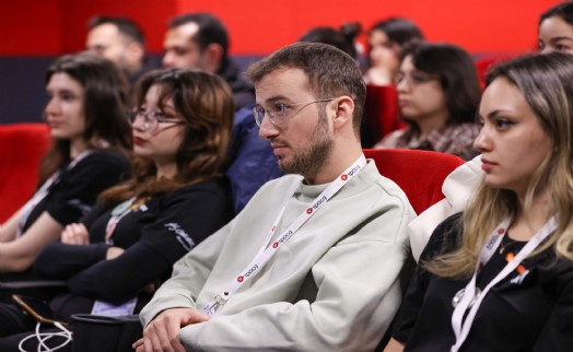 Buca'da geleceğin psikologlarına 'afet' semineri