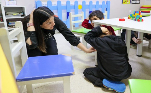 Buca'da miniklere deprem eğitimi