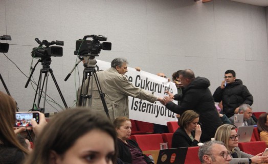 Büyükşehir Meclisi'nde ‘Basmane Çukuru' protestosu: Halkın yerini ranta açamazsınız!