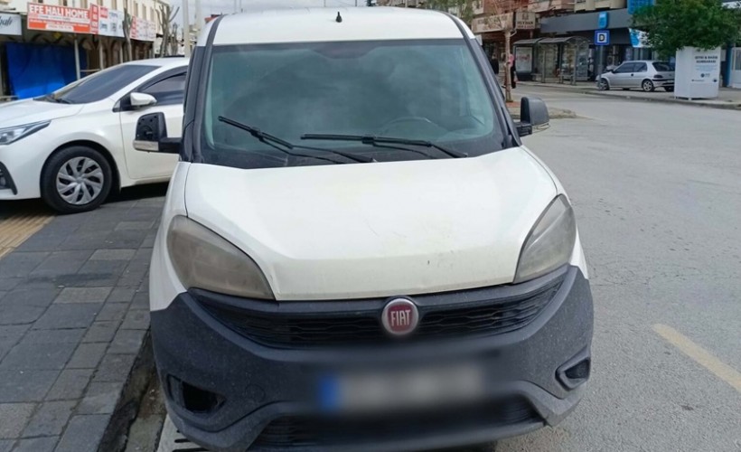 Çaldığı araca yakıt alıp şehir turu attı