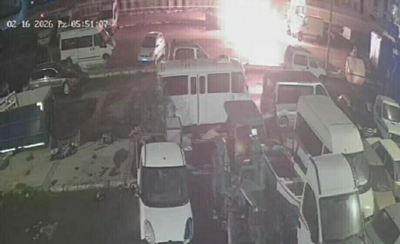 Çiğli'de yangın faciası: Geceyi geçirdiği hurda otobüste hayatını kaybetti!