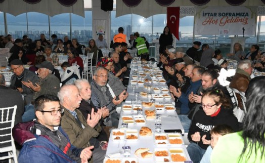 Çiğli'de gönüller aynı sofrada buluştu