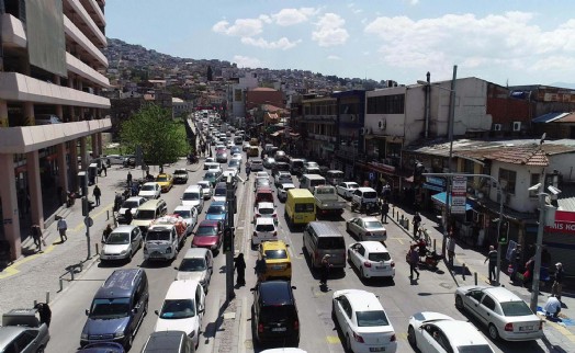 İzmir'de araç satışlarında aylık bazda büyük düşüş!