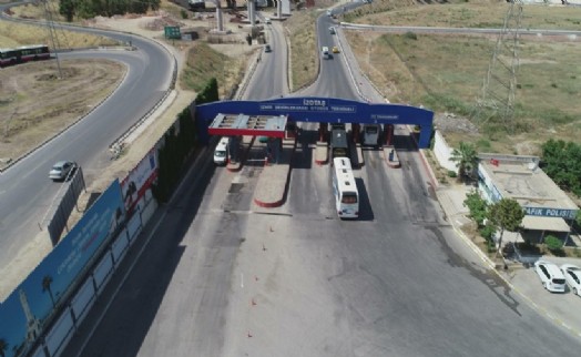 İzmir'de ön kapı camı kırık şekilde yolcu taşıyan otobüs firmasına ceza!
