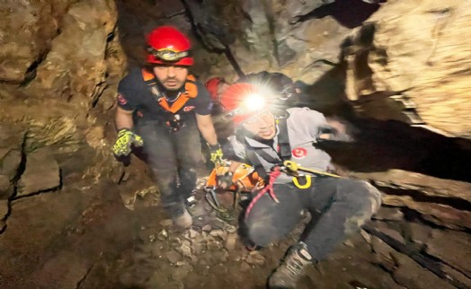 İzmir'deki mağarada 9 saatlik yaşam savaşı!