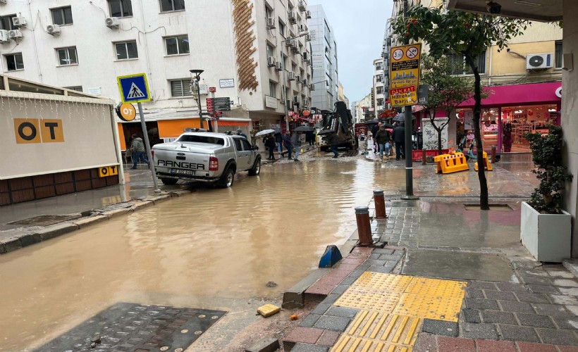 İzmir esnafı sel mağduru: Konak ve Buca'da durum vahim