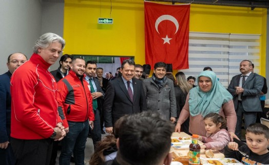 İzmir'de örnek proje : Yükümlüler her gün 2 bin kişiye iftar hazırlıyor