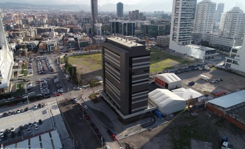İzmir’de otopark krizi sürerken ‘Smyrna’ kapatıldı! Büyükşehir'den açıklama