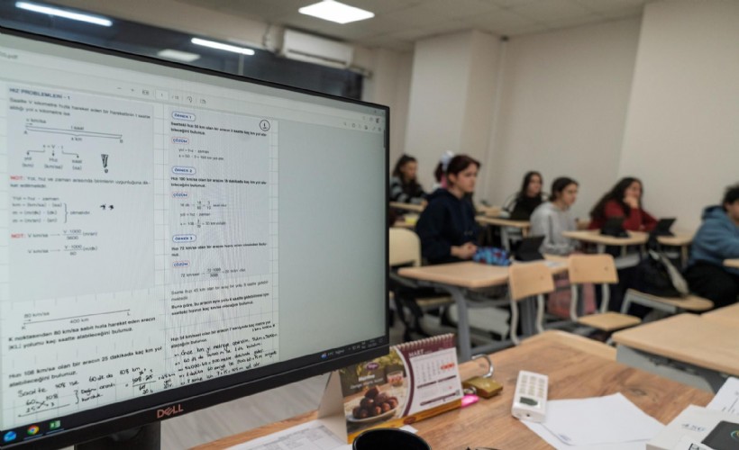 İzmirli öğrencilere yapay zeka destekli matematik