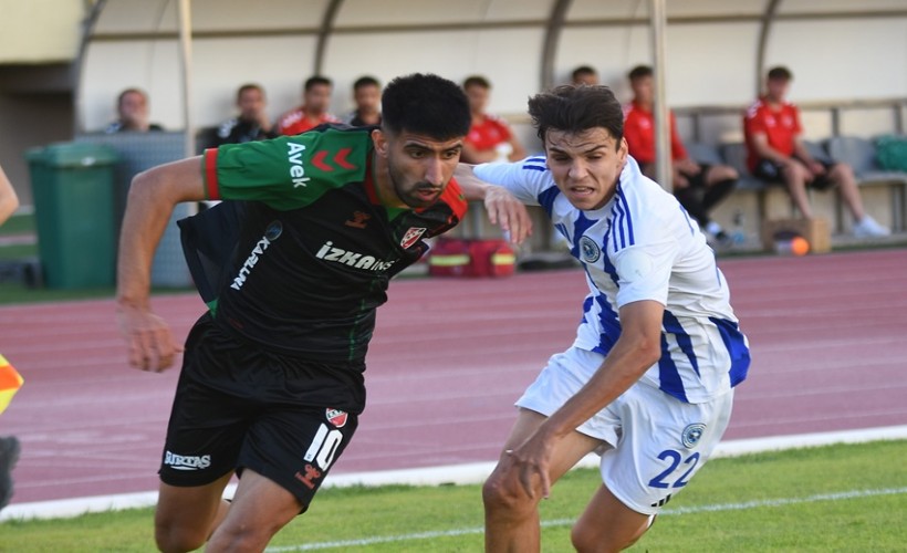 Karşıyaka'da Erhan ve Mücahit dönüyor