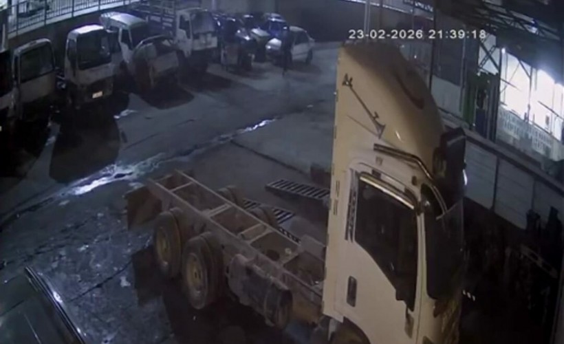 Manisa’da otomobil hırsızlığı kamerada