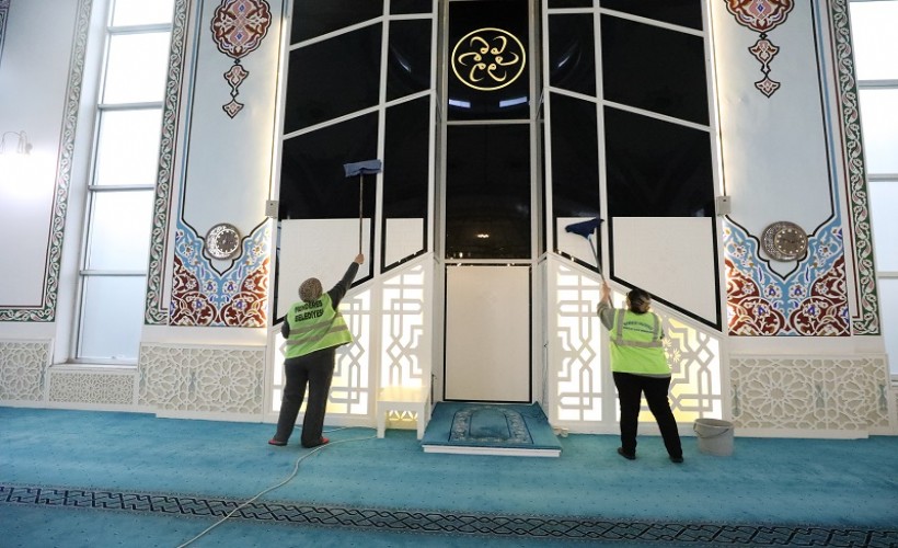 Menderes’te camiler tertemiz