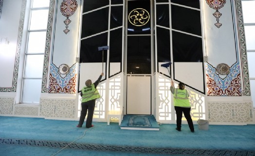 Menderes'te camiler tertemiz