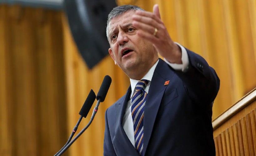 Özel 'Özarslan' dosyasını açtı: Kürsüde o mesajları tek tek okudu!