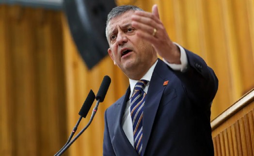 Özel 'Özarslan' dosyasını açtı: Kürsüde o mesajları tek tek okudu!