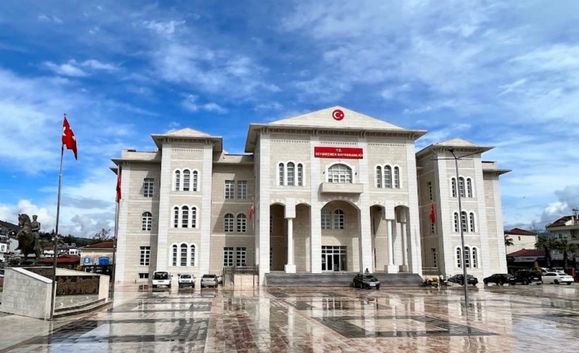 Rüşvet soruşturması: Kaymakamın koruma polisi ve şoförü gözaltında