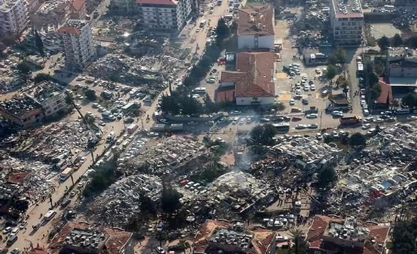 ŞPO İzmir'den 6 Şubat açıklaması: Üzerinden 3 yıl geçti enkaz kalktı, plansızlık ve adaletsizlik kaldı
