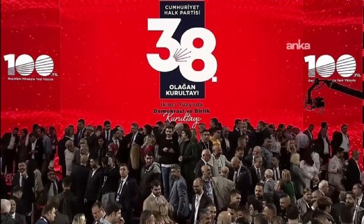 Tugay'ın da yargılandığı kurultay davasında ertelendi
