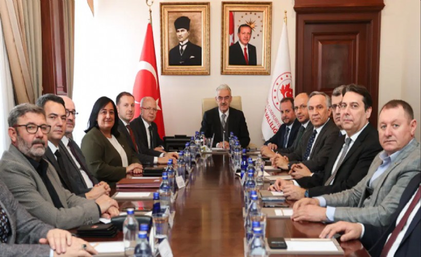 Vali Ayyıldız'dan CHP'yi tanımayan yaklaşım ve paylaşım