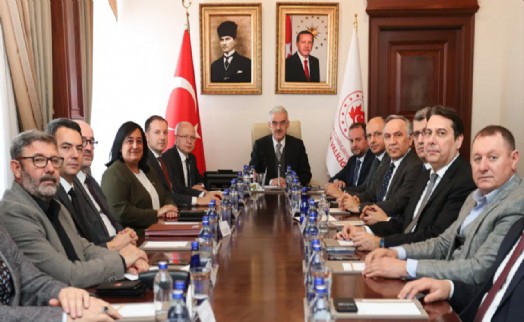 Vali Ayyıldız'dan CHP'yi tanımayan yaklaşım ve paylaşım