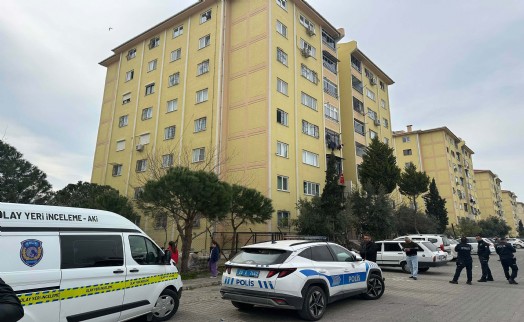 3 yaşındaki çocuk 6'ncı kattan düştü: Yaşam mücadelesi veriyor!