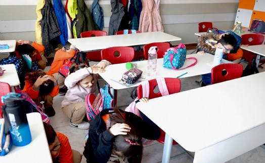 ABAK'tan Deprem Haftası'nda öğrencilere hayat kurtaran bilgilendirme