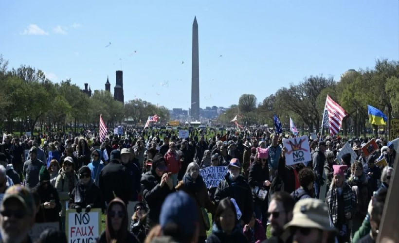 ABD'de milyonlar sokakta: Trump Krallığı'na hayır!