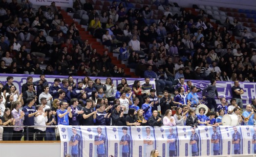 Altekma alkışlarla veda etti