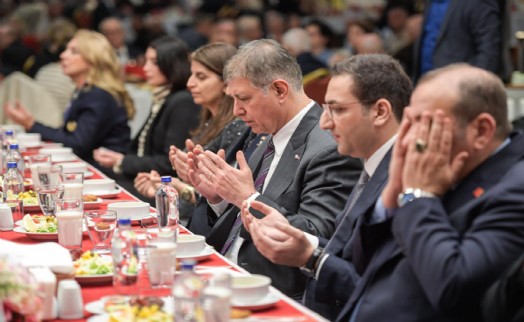 Başkan Tugay şehit aileleri ve gazilerle Balçova'da iftarda buluştu