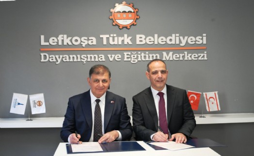 Başkan Tugay'dan KKTC'de iş birliği hamlesi: Lefkoşa'ya spor parkı desteği