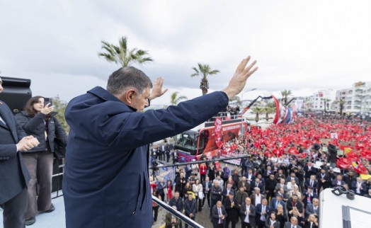 Başkan Tugay'dan Kuşadası mitingi sonrası mesaj: 'Adalet mücadelemiz sürecek'