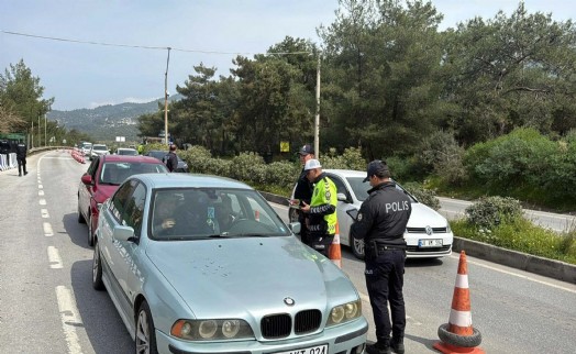 Bodrum'a son 24 saatte 25 bin araç giriş yaptı