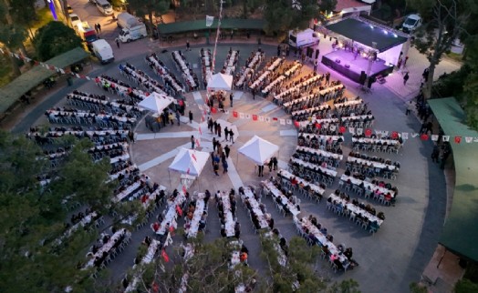 Bornova'da Kadir Gecesi'nde büyük iftar buluşması