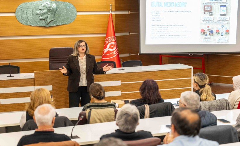 Bornova’da muhtarlar için Dijital Dönüşüm Eğitimi