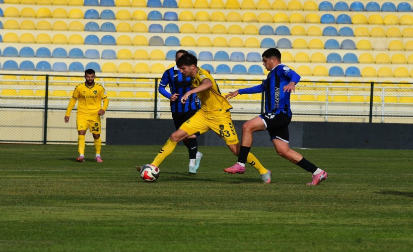 Bucaspor havlu attı