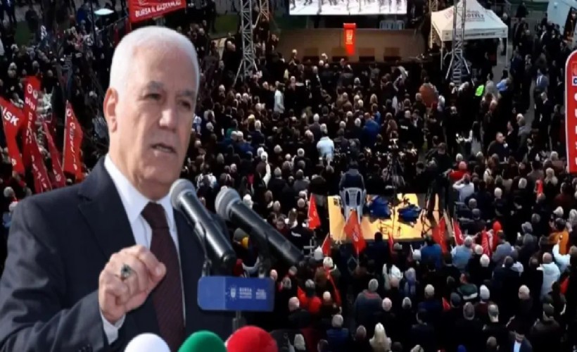 Bursa'da Bozbey nöbeti: Yurttaşlar belediye binası önünde toplandı