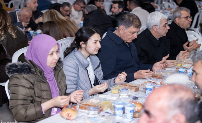 Büyükşehir’in gönül sofrası bu kez Menemen’de kuruldu