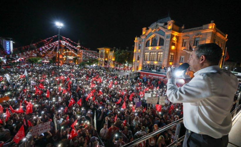 CHP'nin 94'üncü mitingi Eyüpsultan'da yapıldı: Özgür Özel'den Erdoğan'a 'ABD' tepkisi: Trump'un planının parçası oldu!