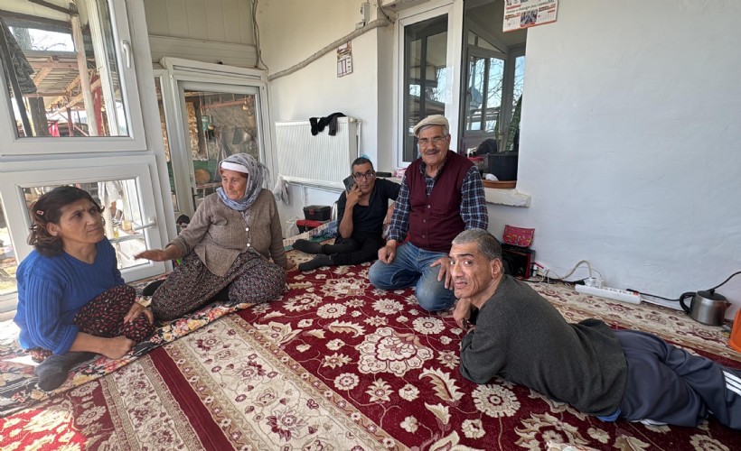 Cennetlik aile: Üç engelli çocuklarına 52 yıldır bakıyorlar
