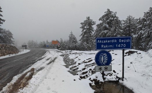 Demircili'de kara kış gitmiyor